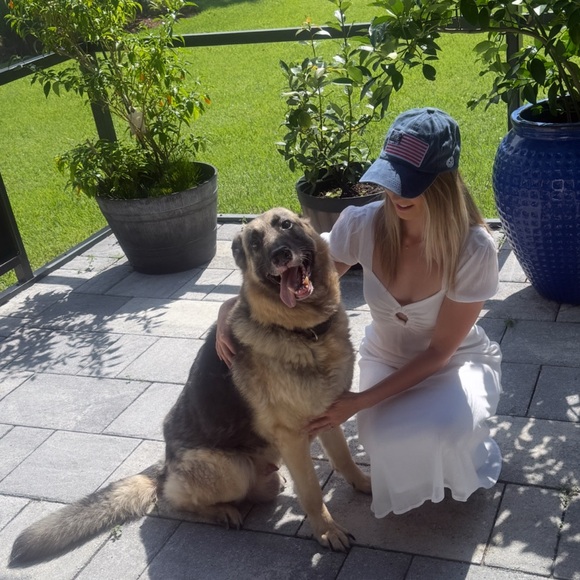 Meet your Posher, Stephanie - Picture 7 of 7